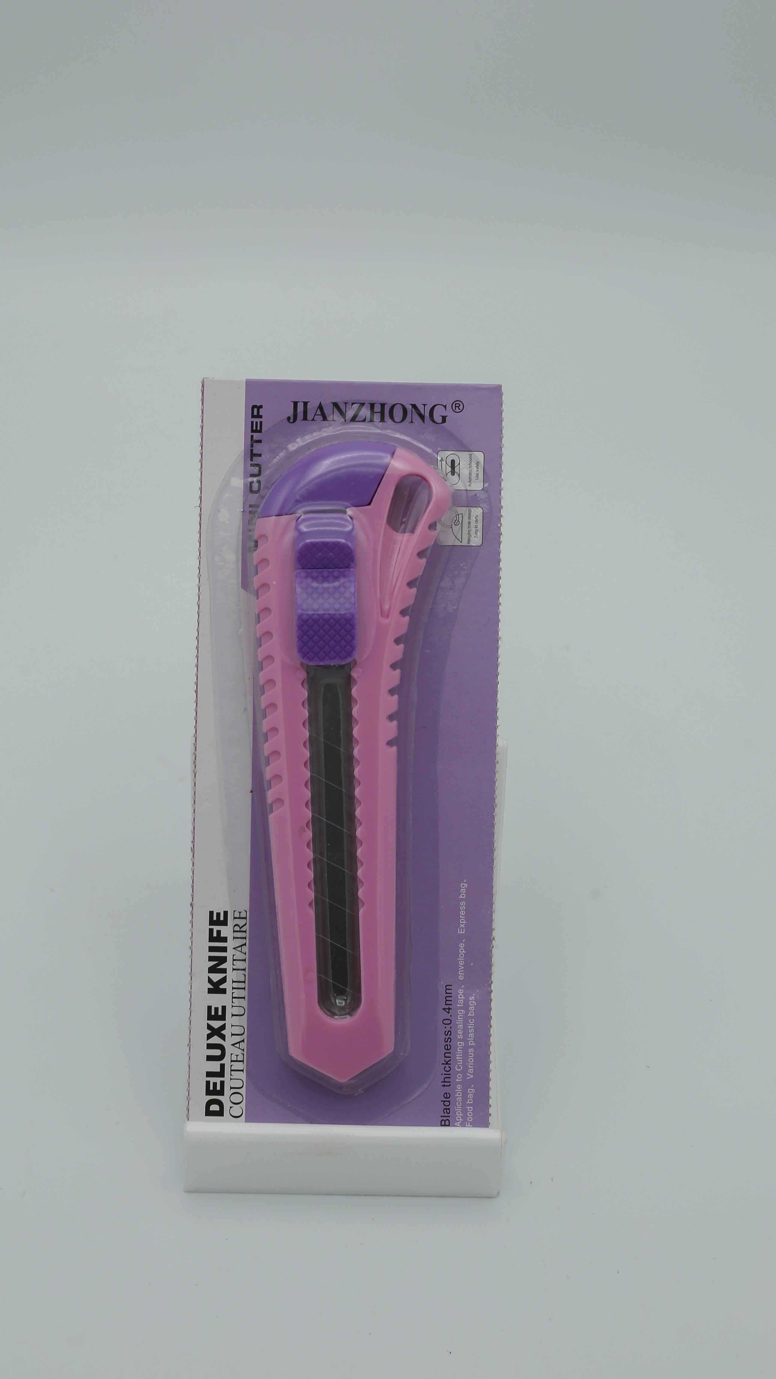 Deluxe Cutter Knife No.100
