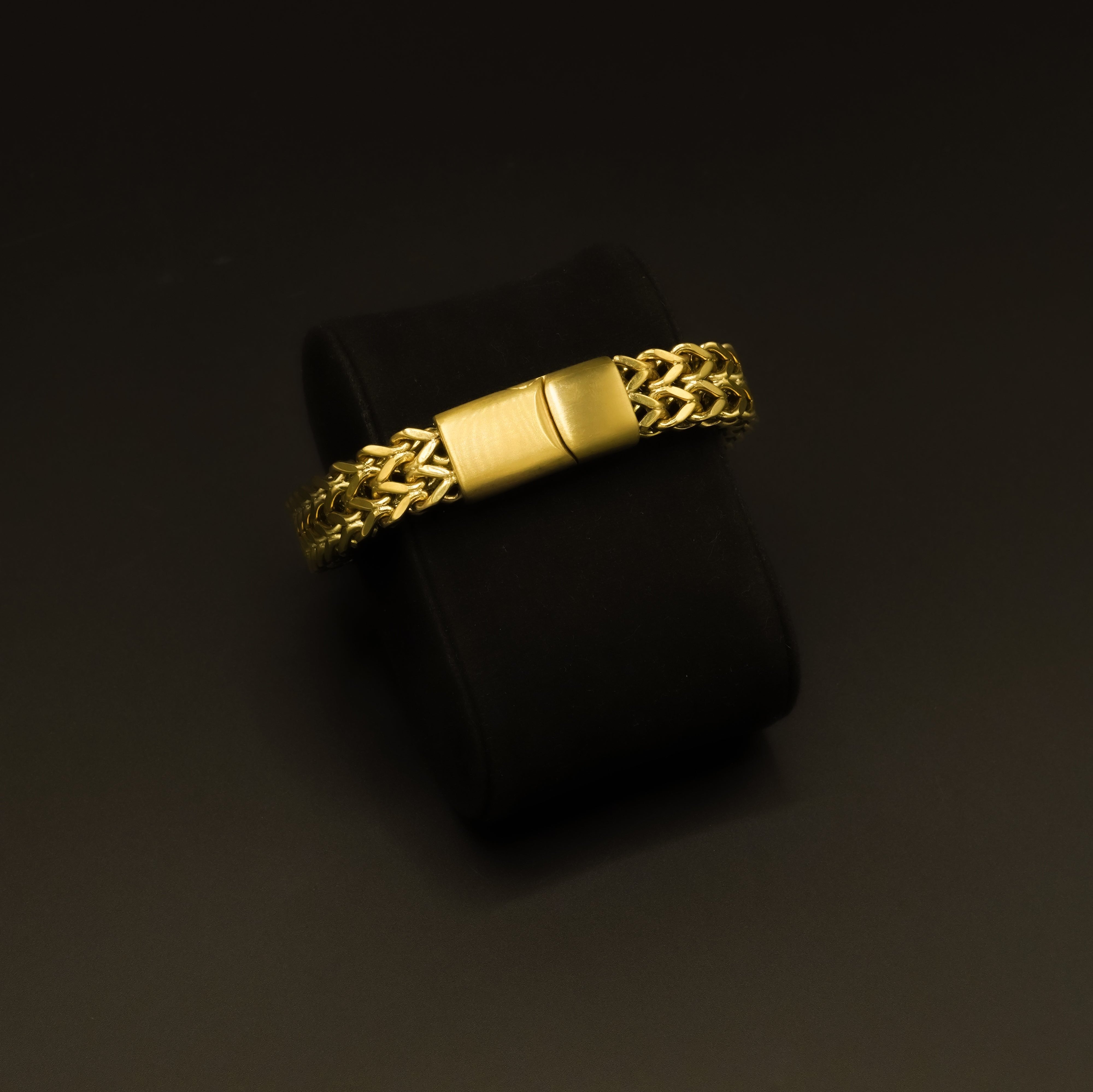 Golden Stainless Steel Bracelet for Boys and Men Lifetime Colour Guarantee B-3