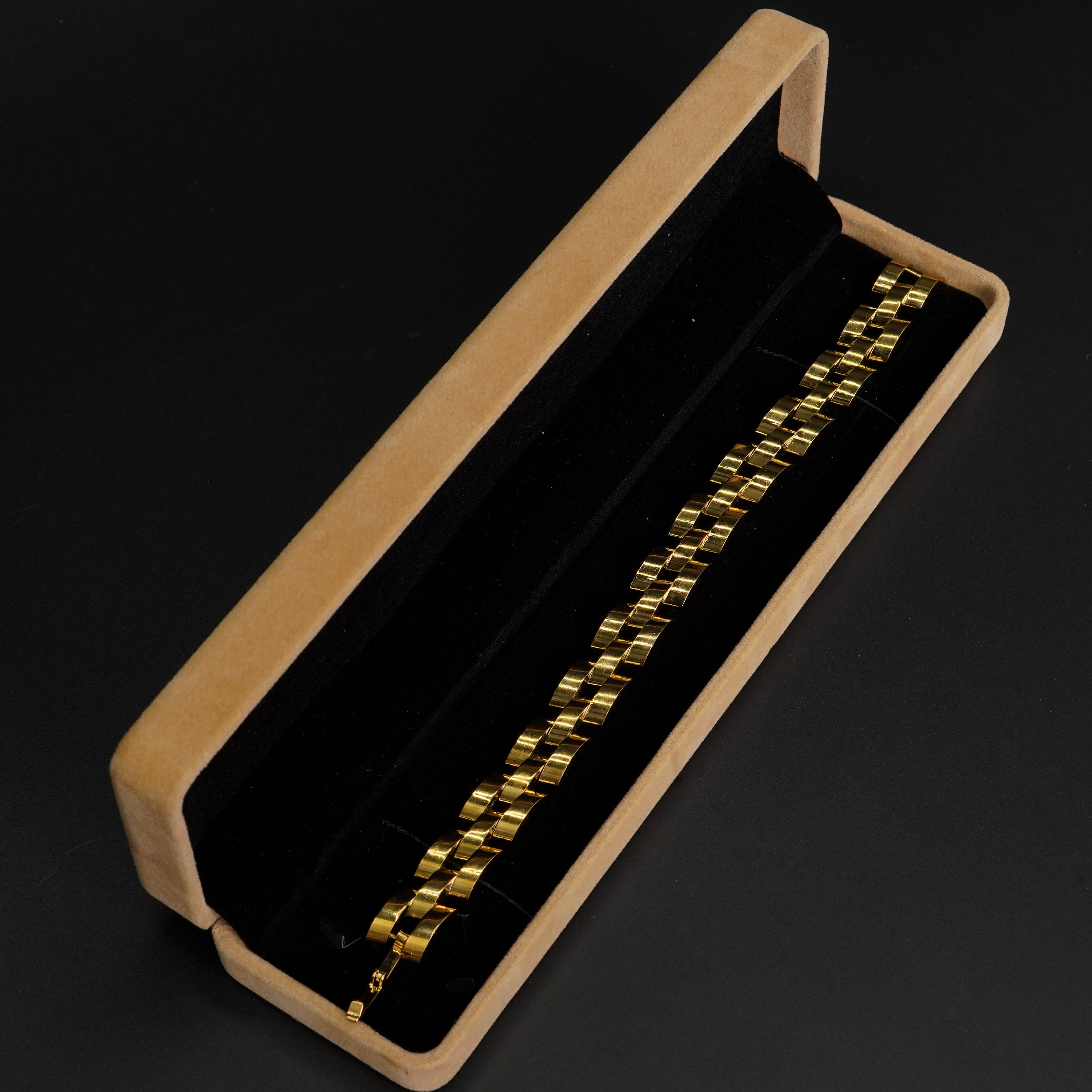 Golden Stainless Steel Bracelet for Boys and Men Lifetime Colour Guarantee B-4