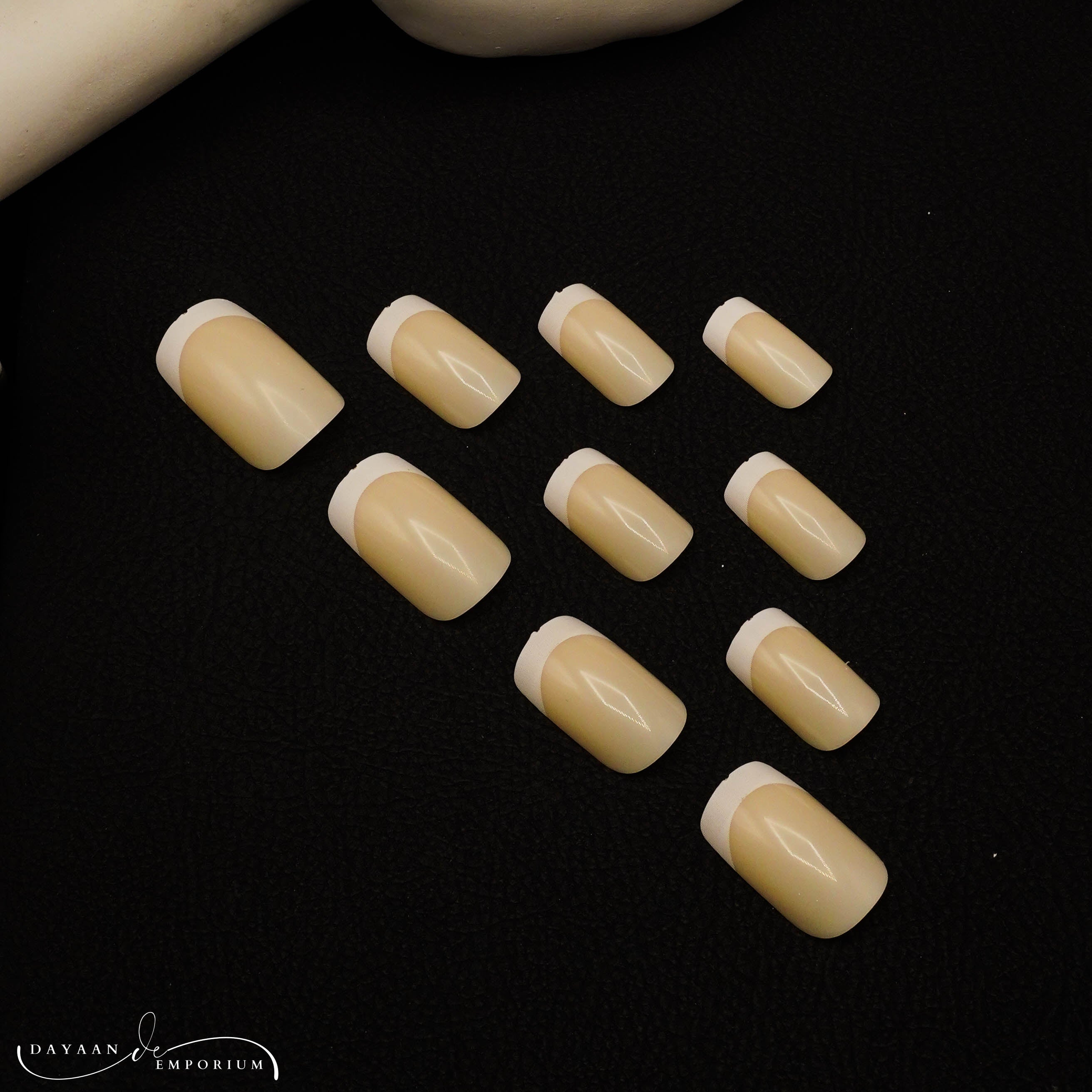 Hucai Fashion Nails 12 Pc Pack  D-5