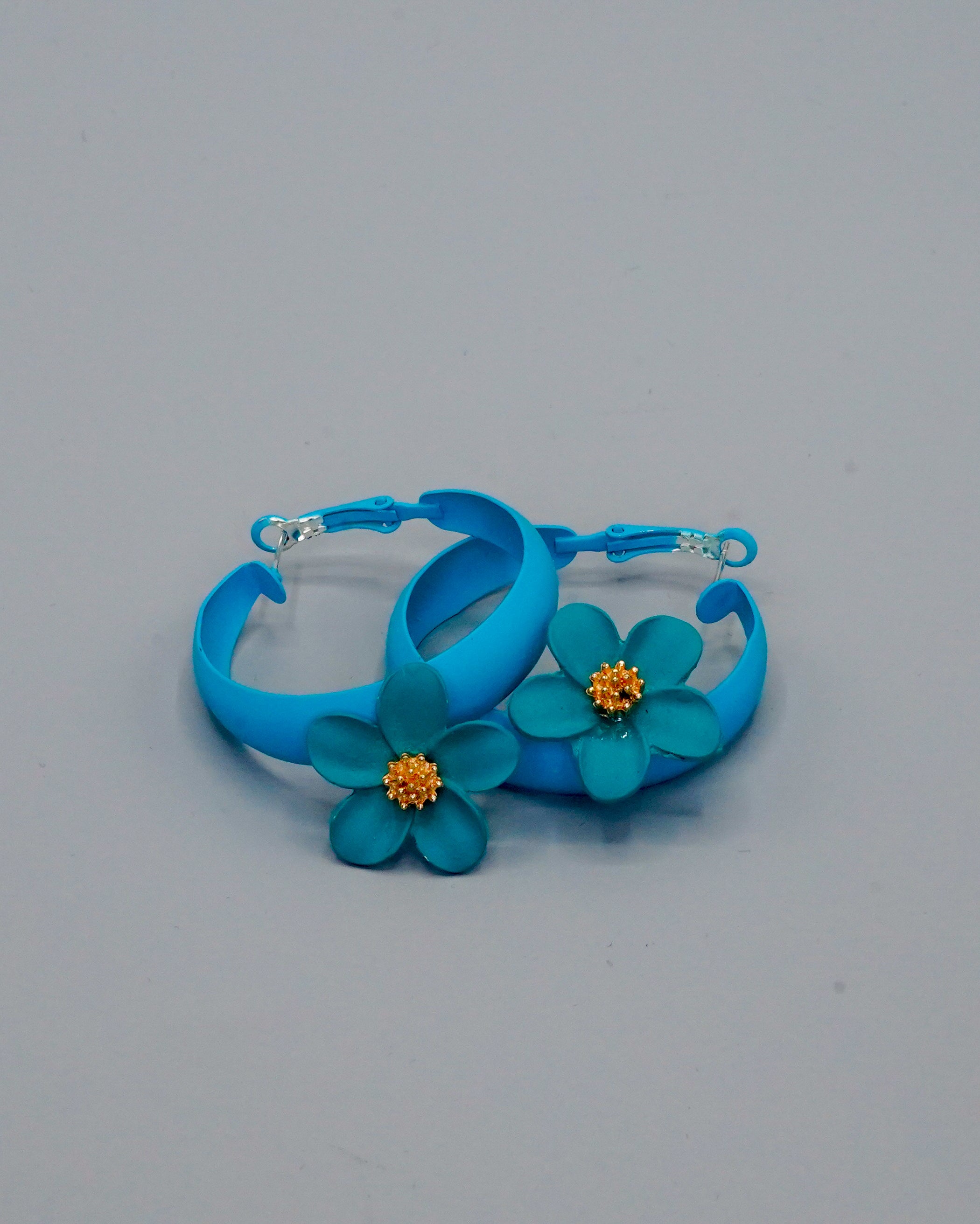 Flower Tops With Hoop Earrings E-25