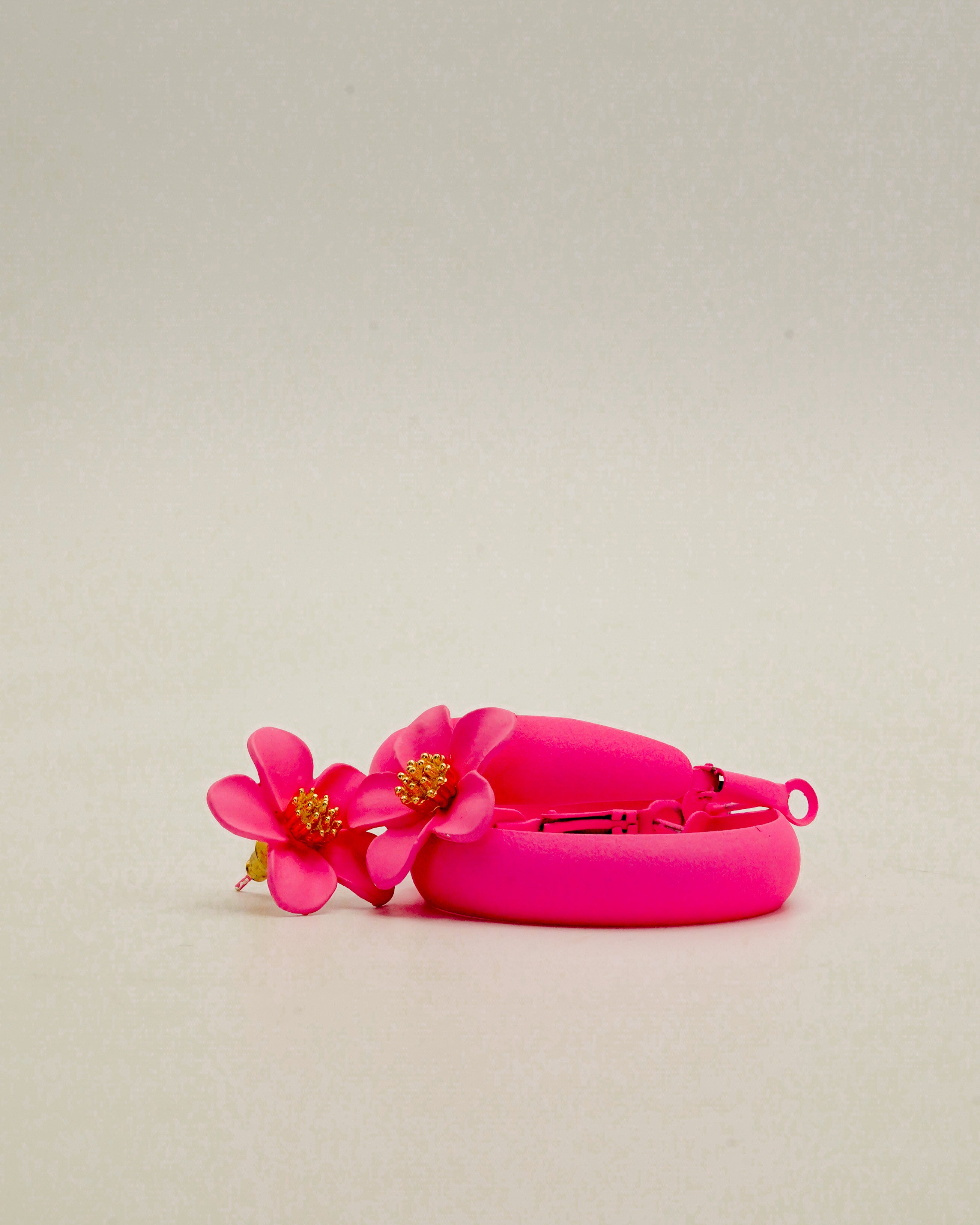 Flower Tops With Hoop Earrings E-25