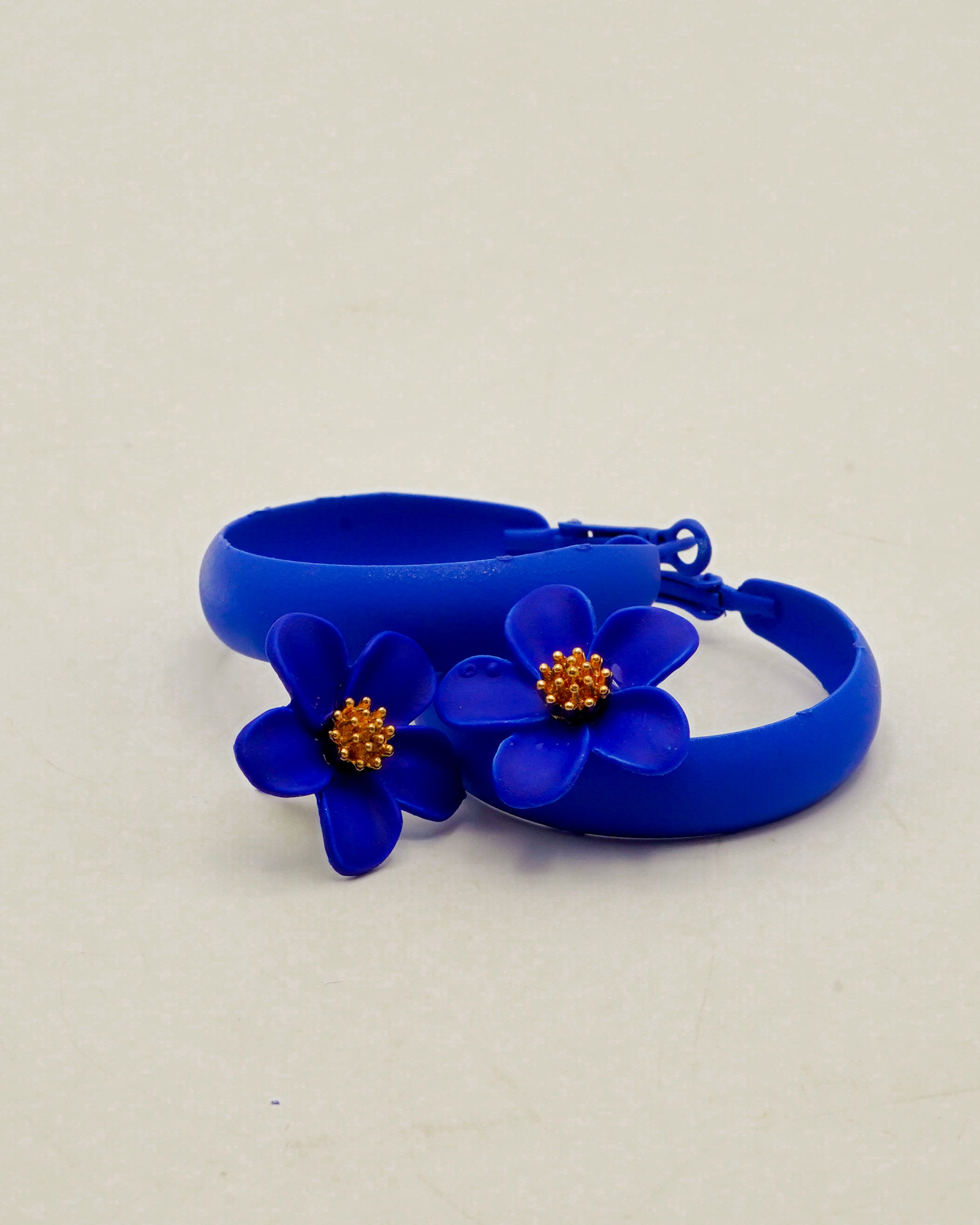 Flower Tops With Hoop Earrings E-25