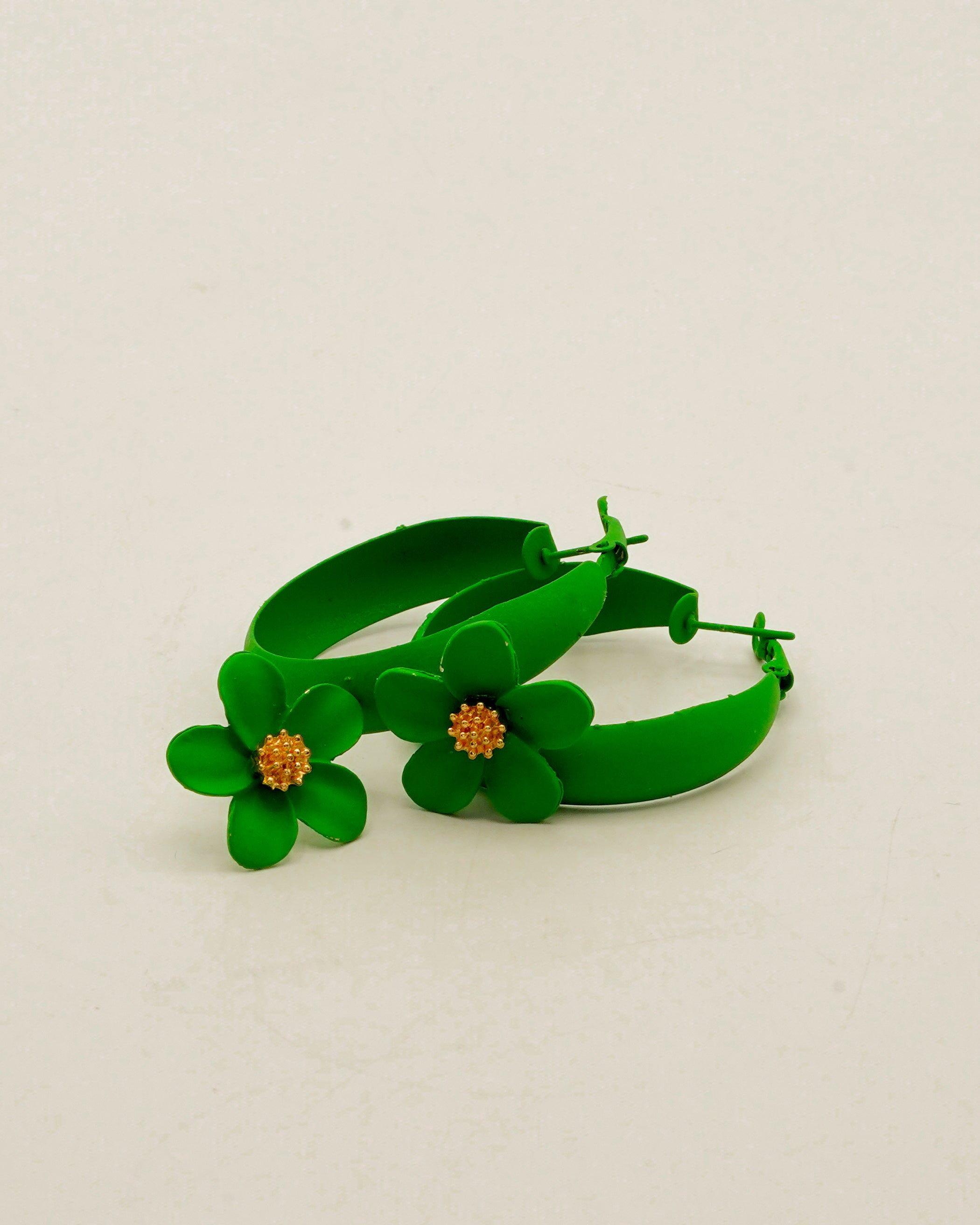 Flower Tops With Hoop Earrings E-25