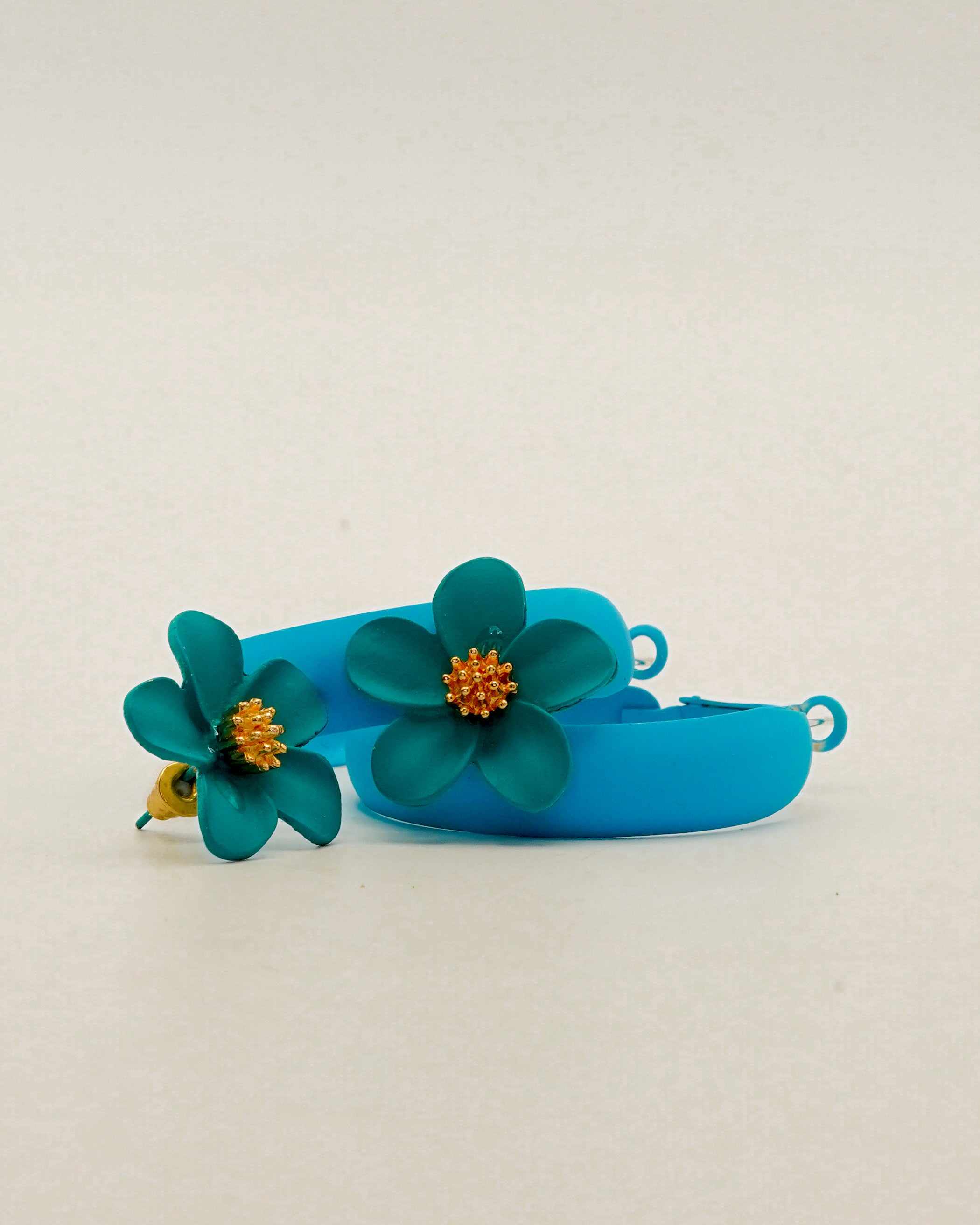 Flower Tops With Hoop Earrings E-25