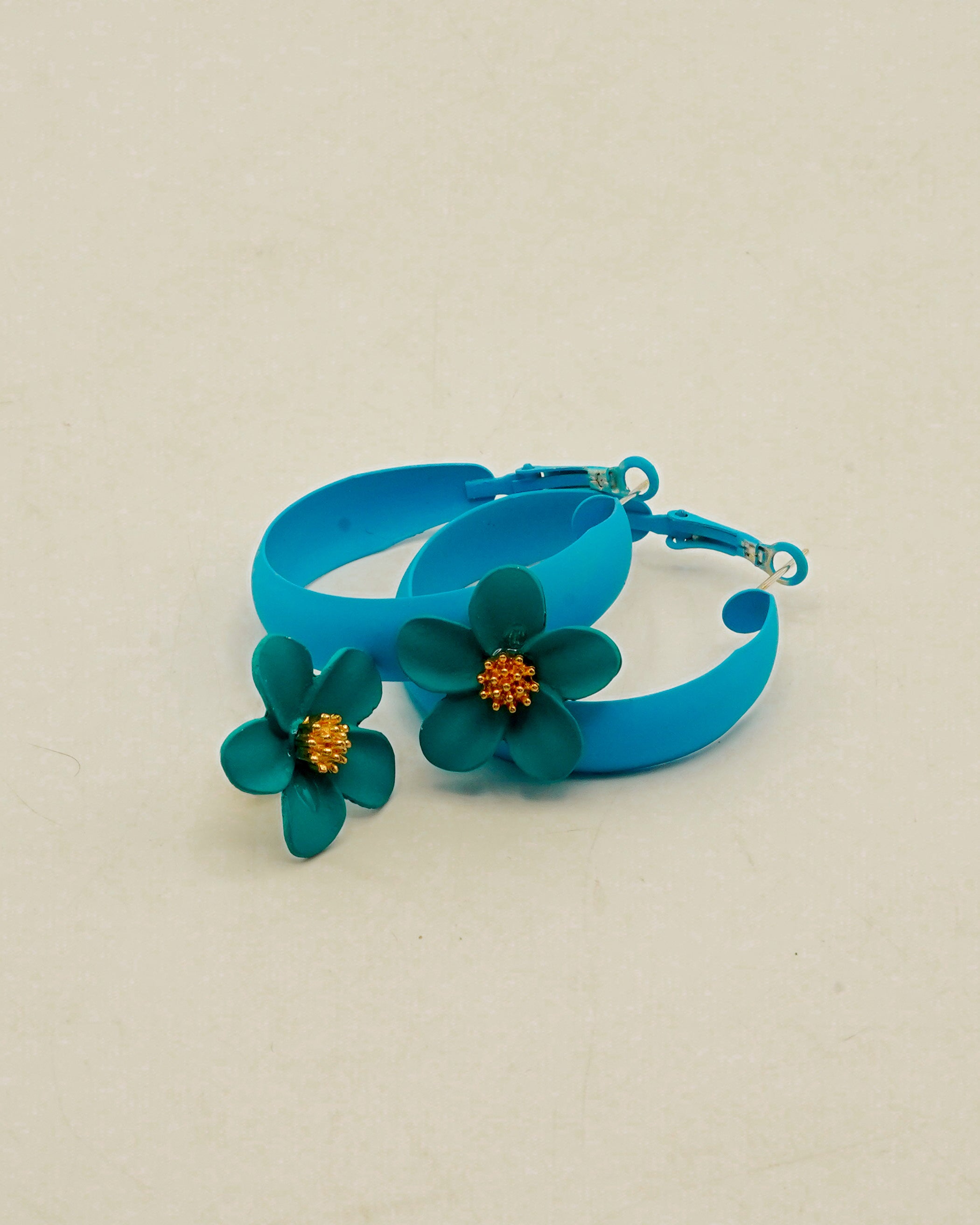 Flower Tops With Hoop Earrings E-25