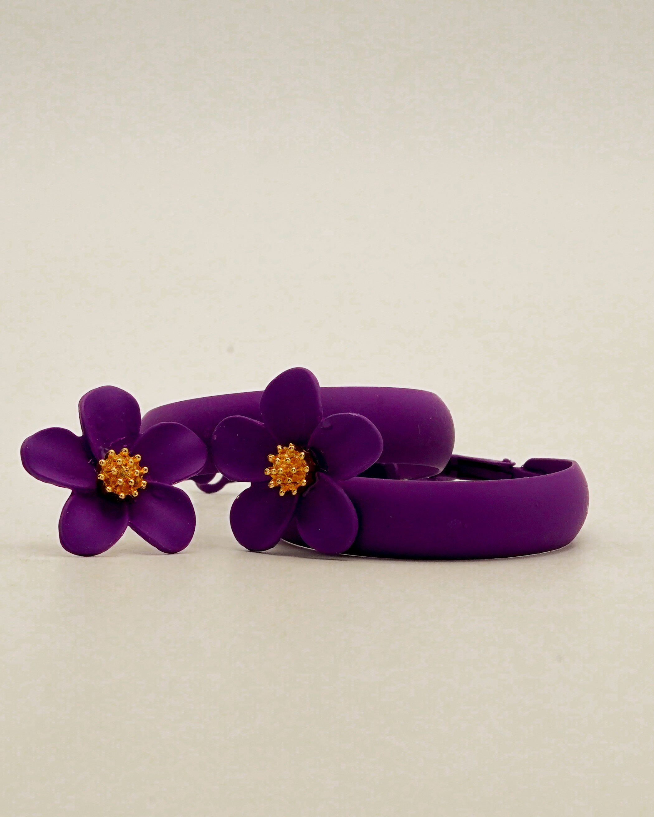 Flower Tops With Hoop Earrings E-25