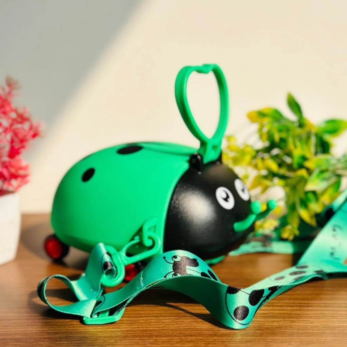 Ladybug Water Bottle with tyre 500 ml